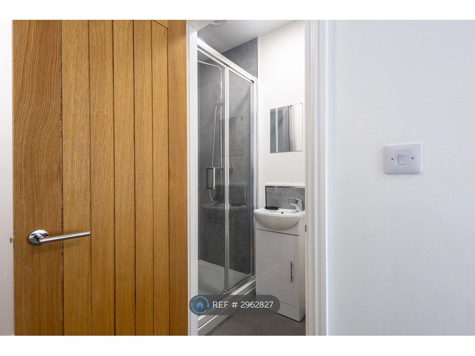Property photo 3 of 27
