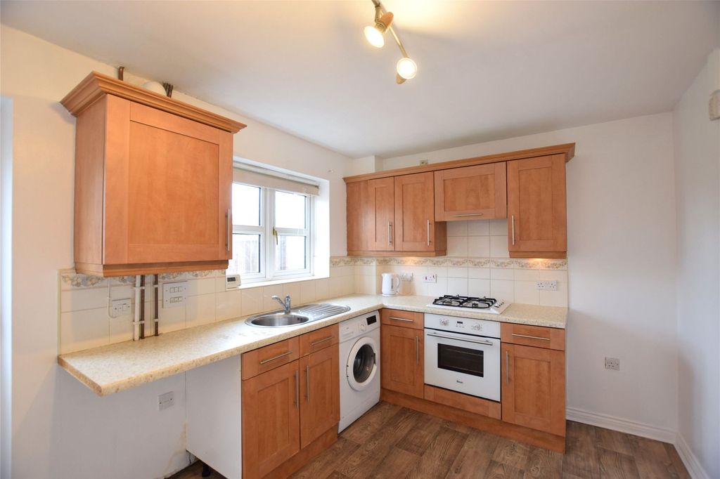 Property photo 2 of 9 Kitchen