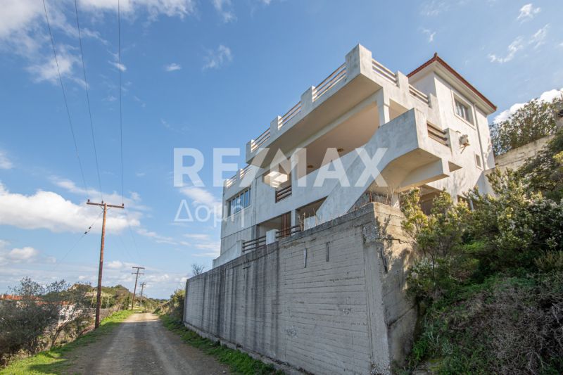 Property photo 3 of 46