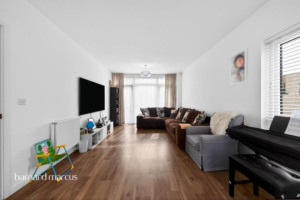 Property photo 3 of 17