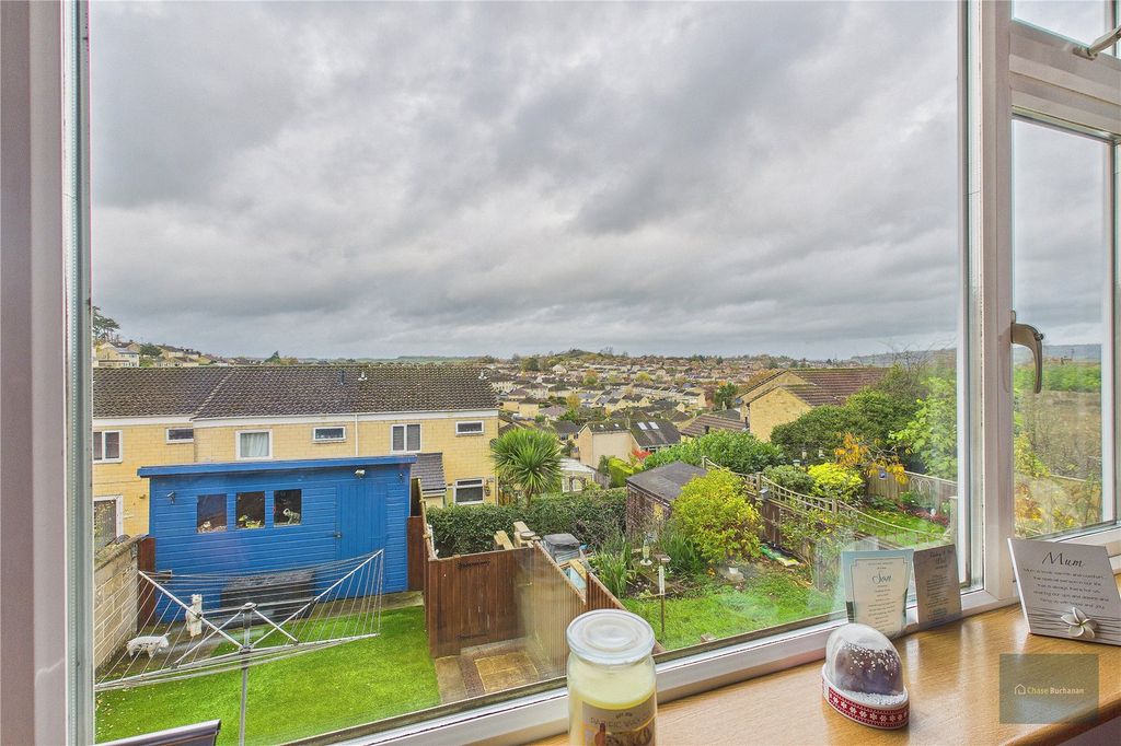 Property photo 3 of 8 Picture No. 04