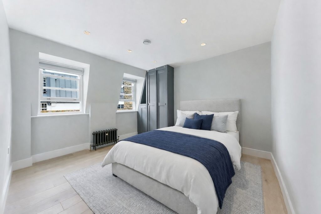 Property photo 2 of 13 4878504