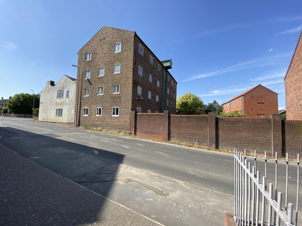 Property photo 2 of 6 20260729-Exterior-2-9Jueuxiefjtgfh7J.Jpg