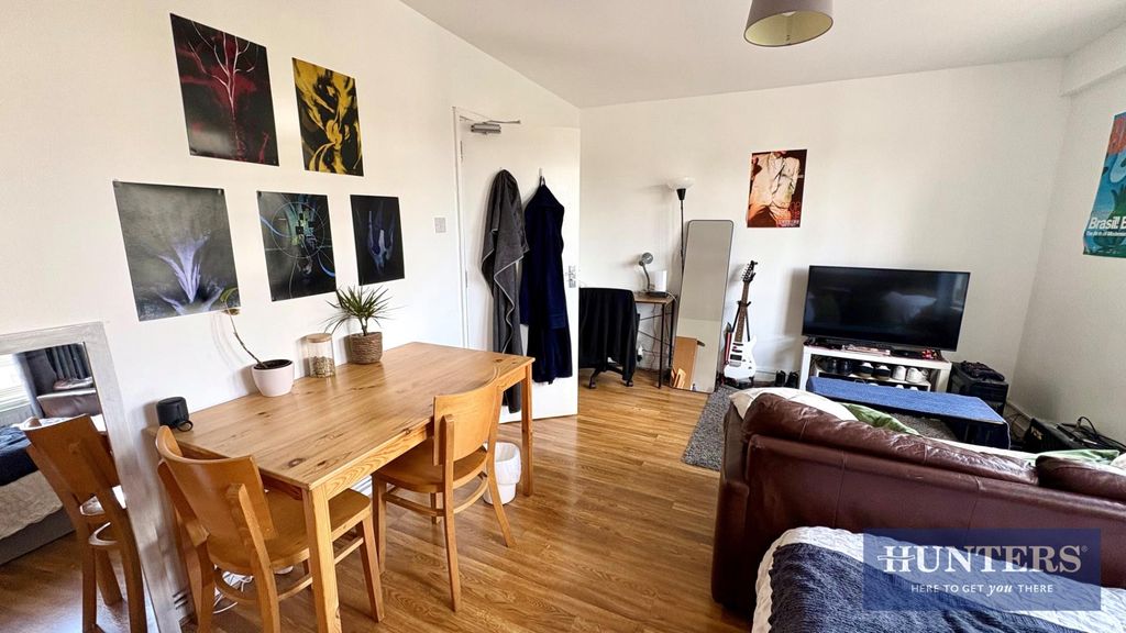 Property photo 2 of 13 Bedroom 1 Pt.1.Png