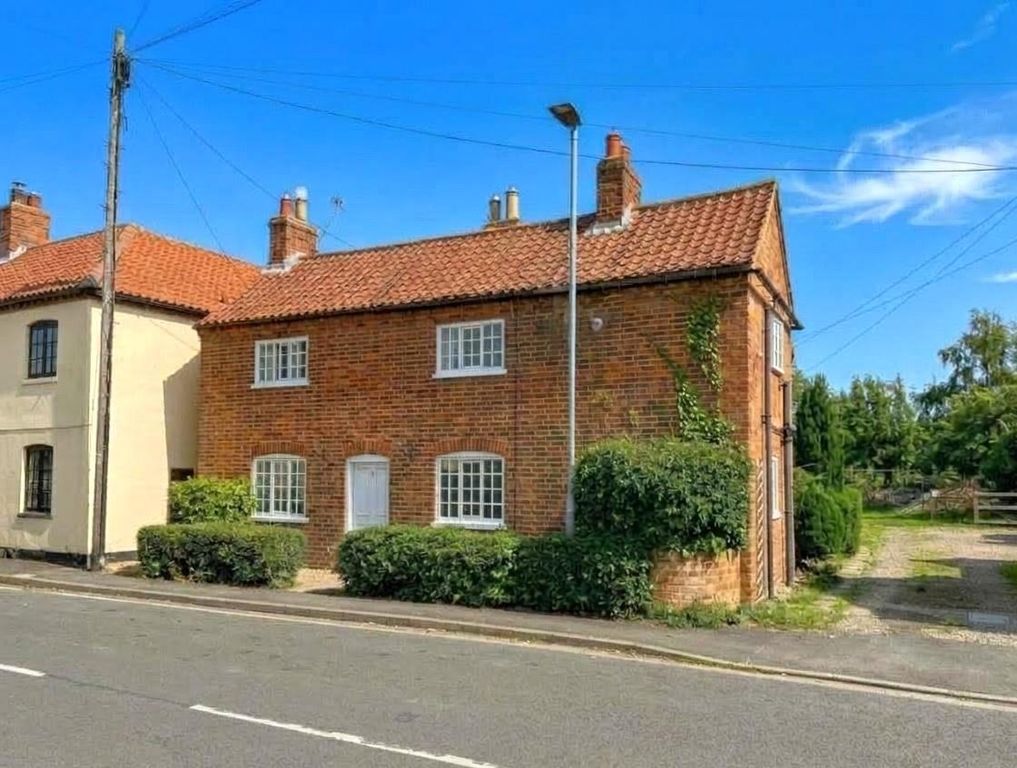 Property photo 1 of 12 43 High Street, Front.Jpg