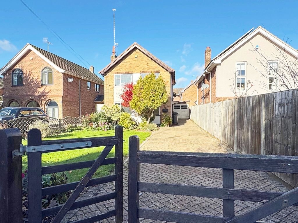 Property photo 1 of 15 Front Of Property (2)