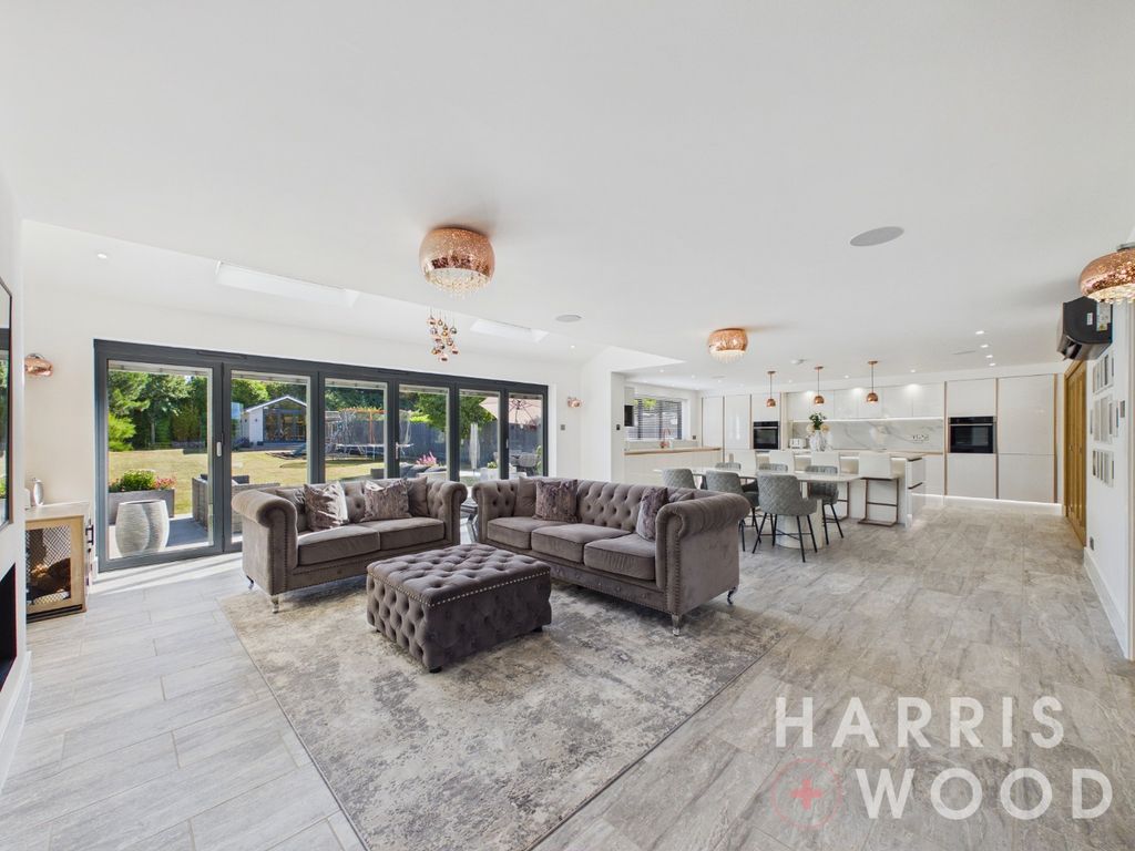 Property photo 2 of 64 5246157
