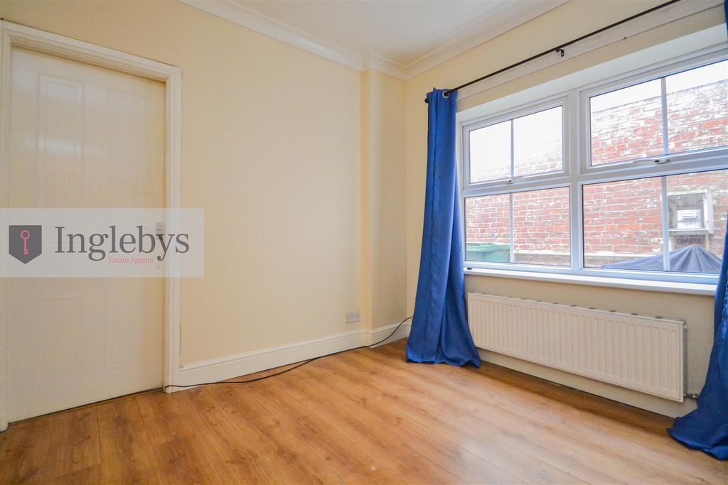 Property photo 3 of 6