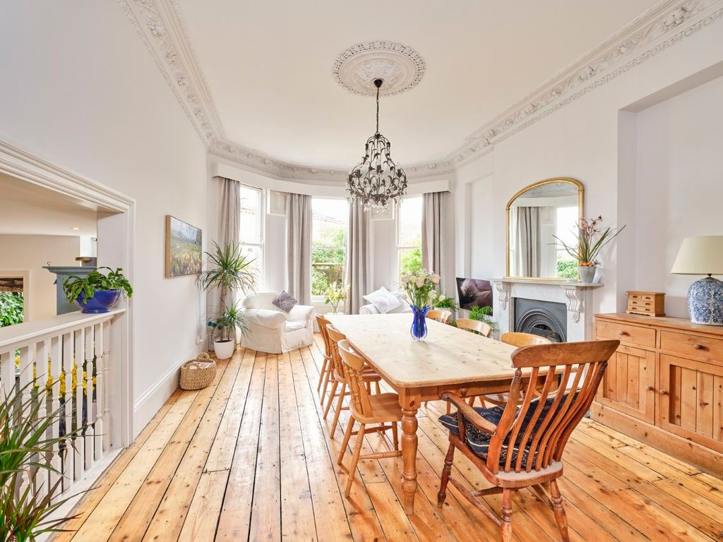 Property photo 3 of 18 Dining Room