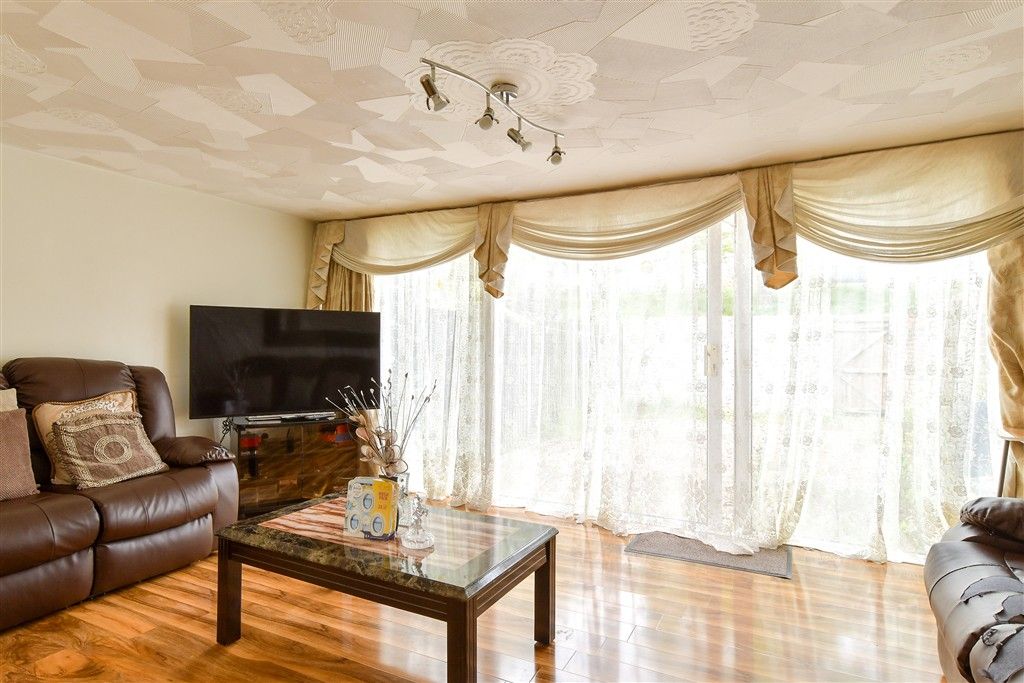 Property photo 3 of 4 Sitting Room