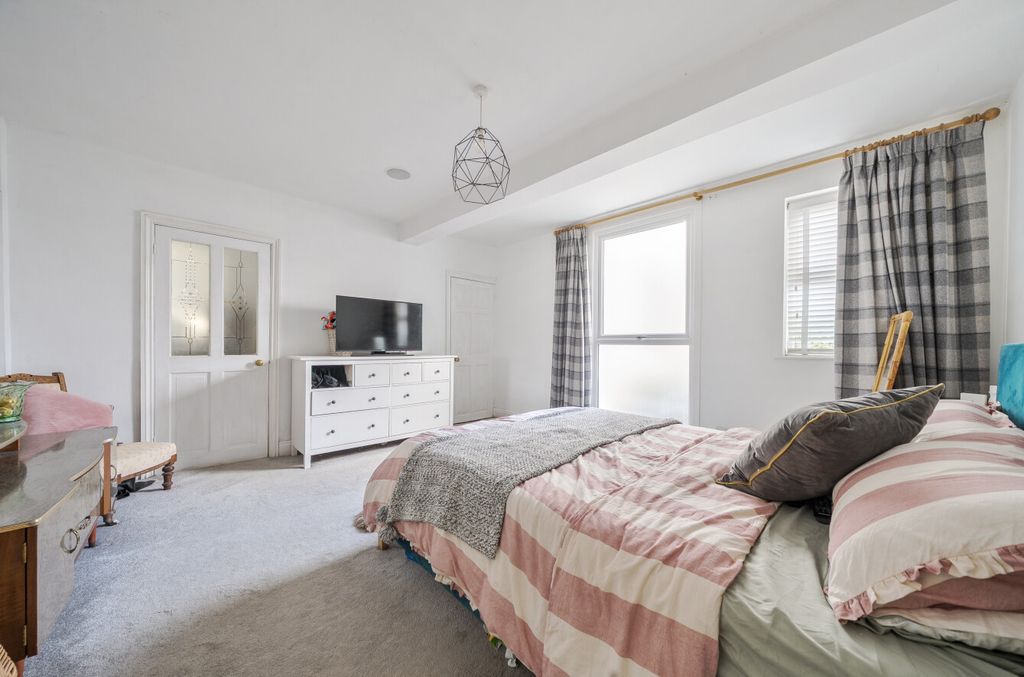 Property photo 2 of 19 1498293-3-6A678B8...