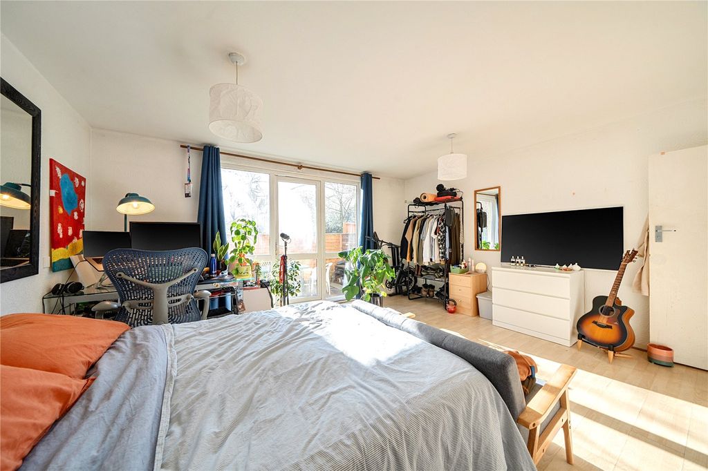 Property photo 3 of 17 Picture No. 05