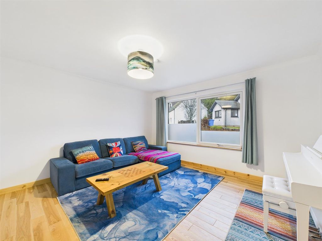 Property photo 2 of 20 Lounge