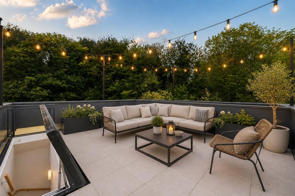 Property photo 3 of 21 Roof Terrace.Png