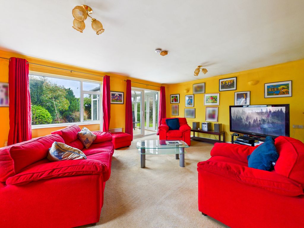 Property photo 3 of 12