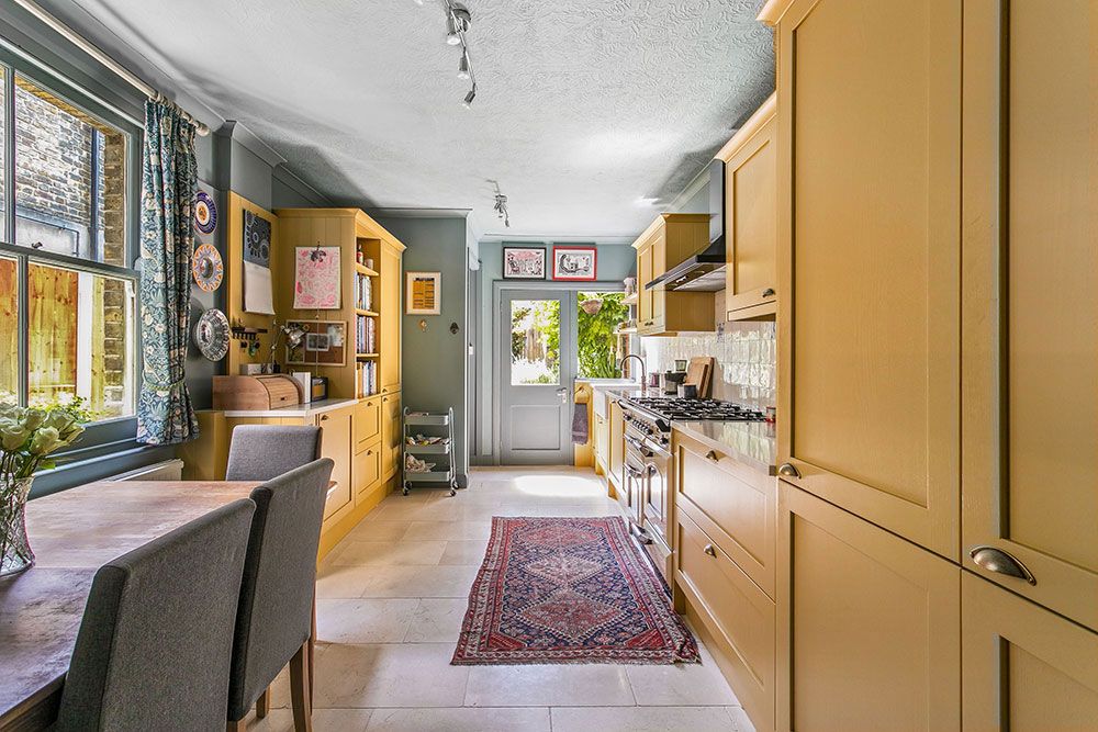 Property photo 2 of 34
