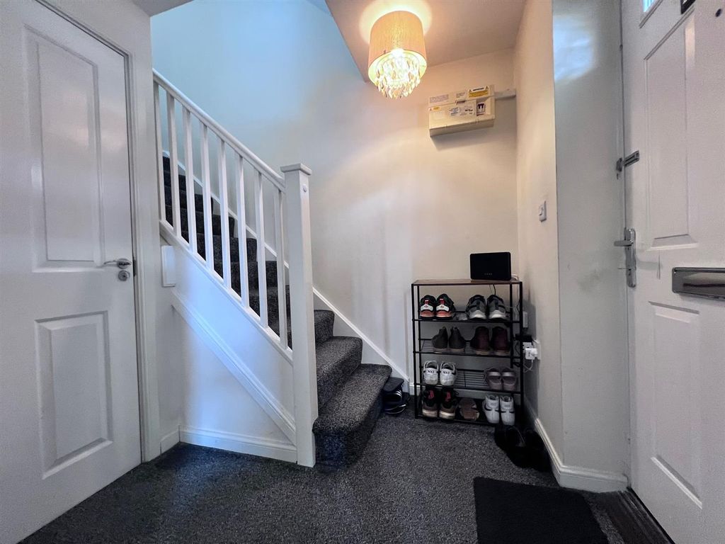 Property photo 2 of 24 Hallway B.Jpg