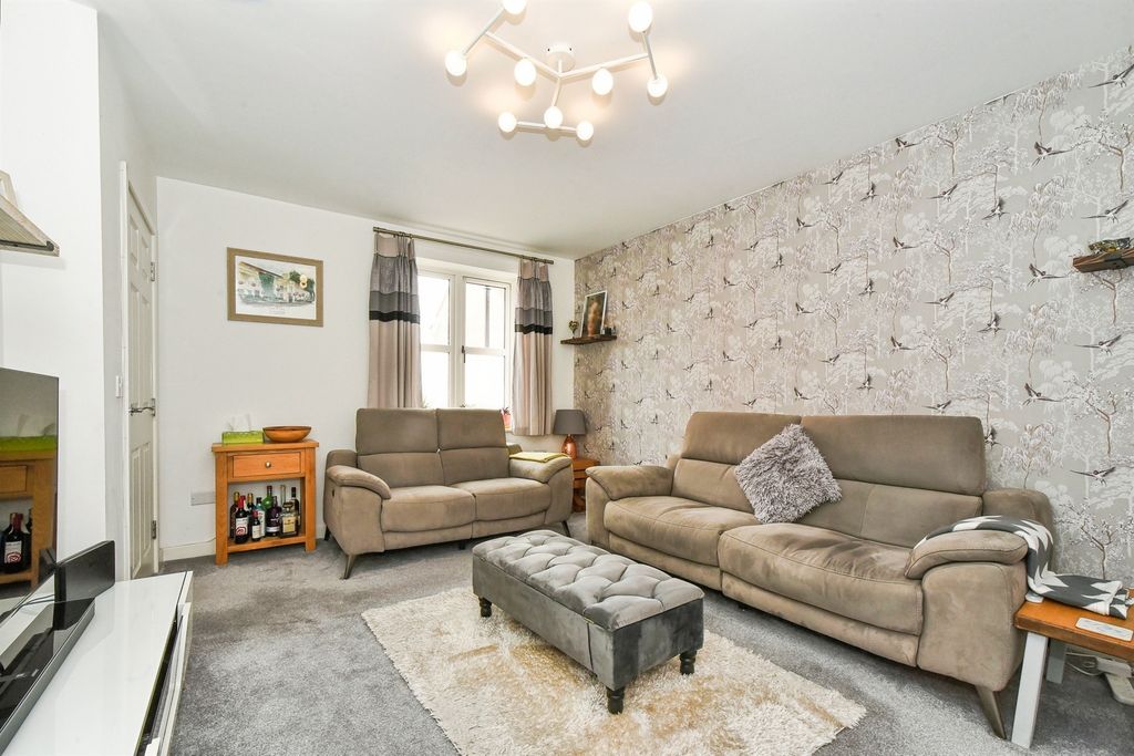 Property photo 2 of 24