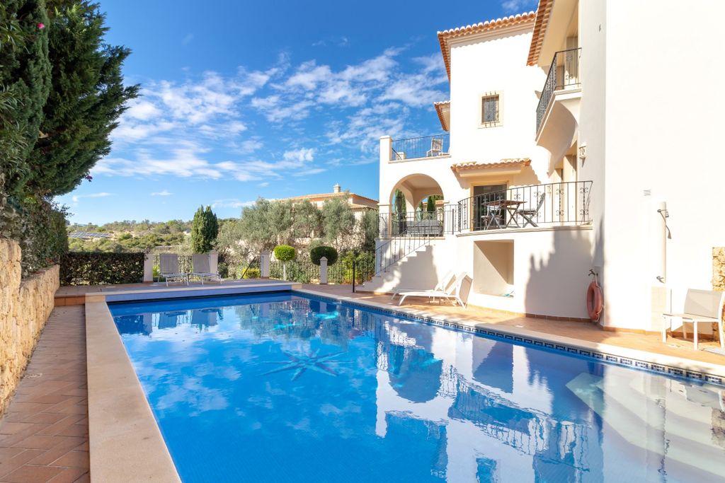 Property photo 2 of 30