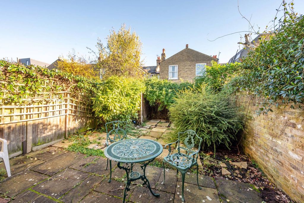 Property photo 3 of 8