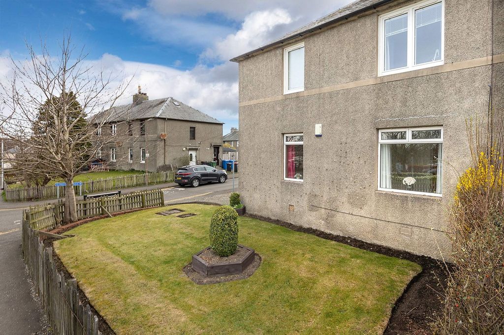 Property photo 2 of 18 Exterior