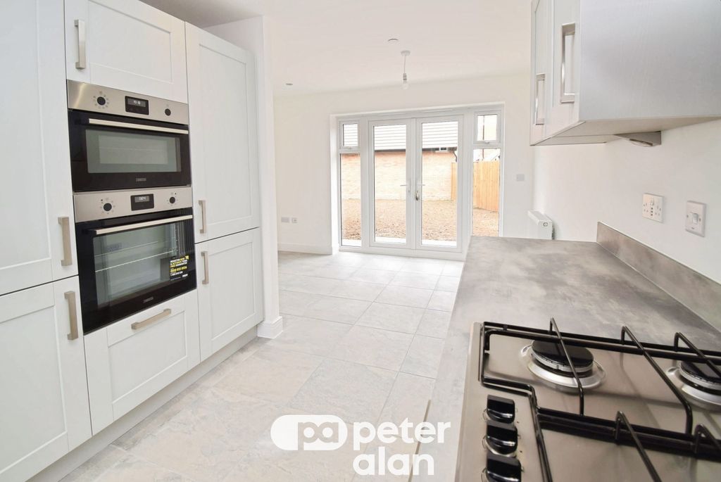 Property photo 3 of 16 Image