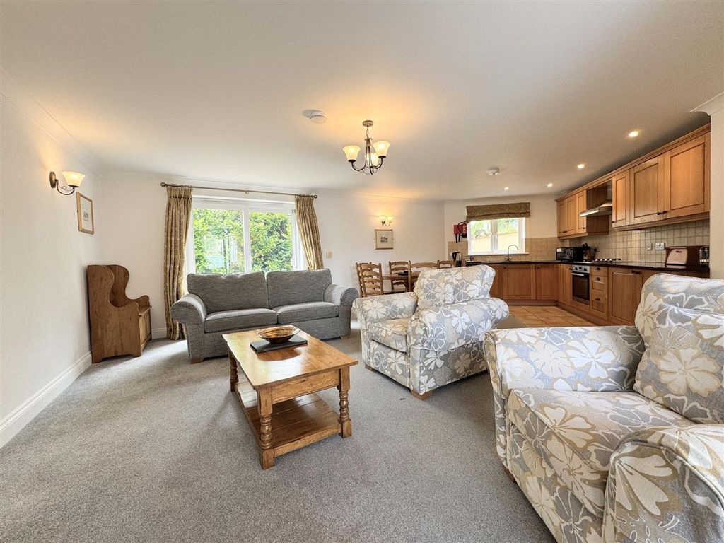 Property photo 3 of 19