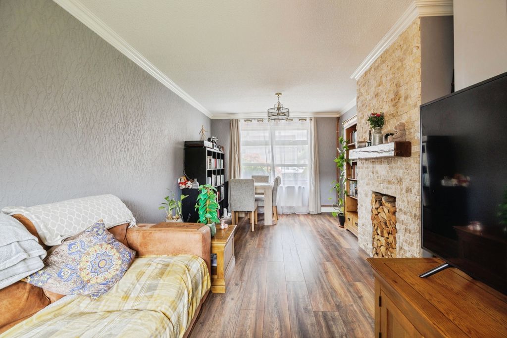 Property photo 2 of 15 Living Room