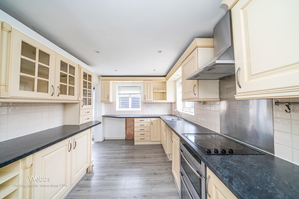 Property photo 2 of 29 Â© Webbs Estate Agents Â© (51 Of 79).Jpg