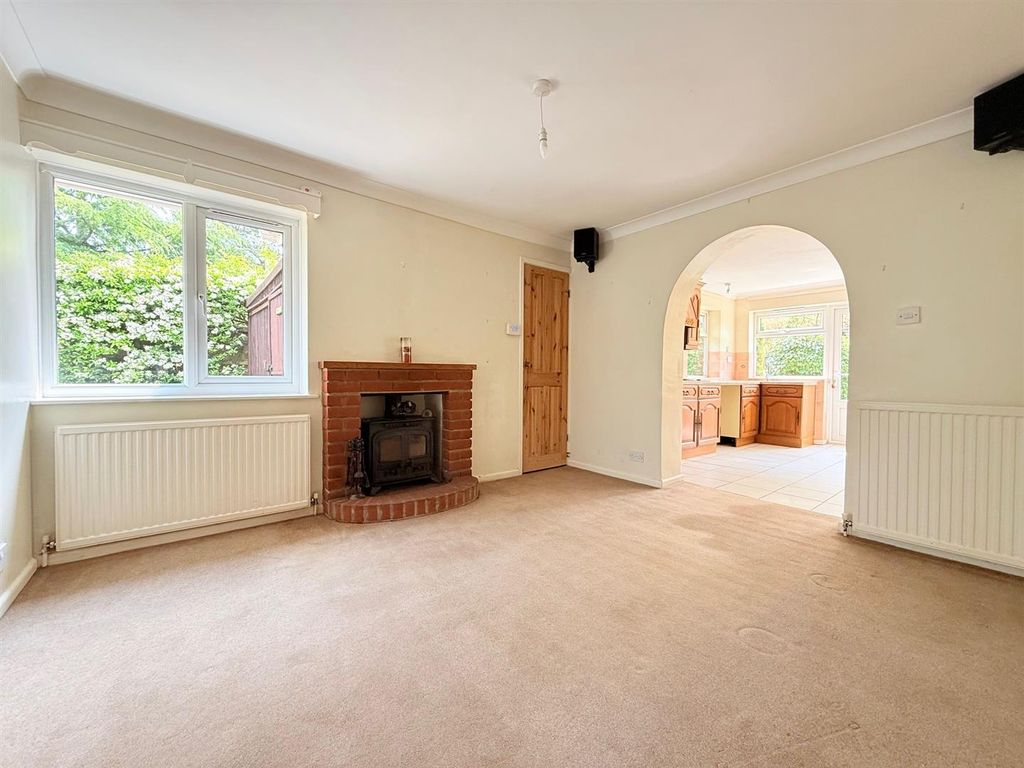 Property photo 3 of 16 Dining Room.Jpg