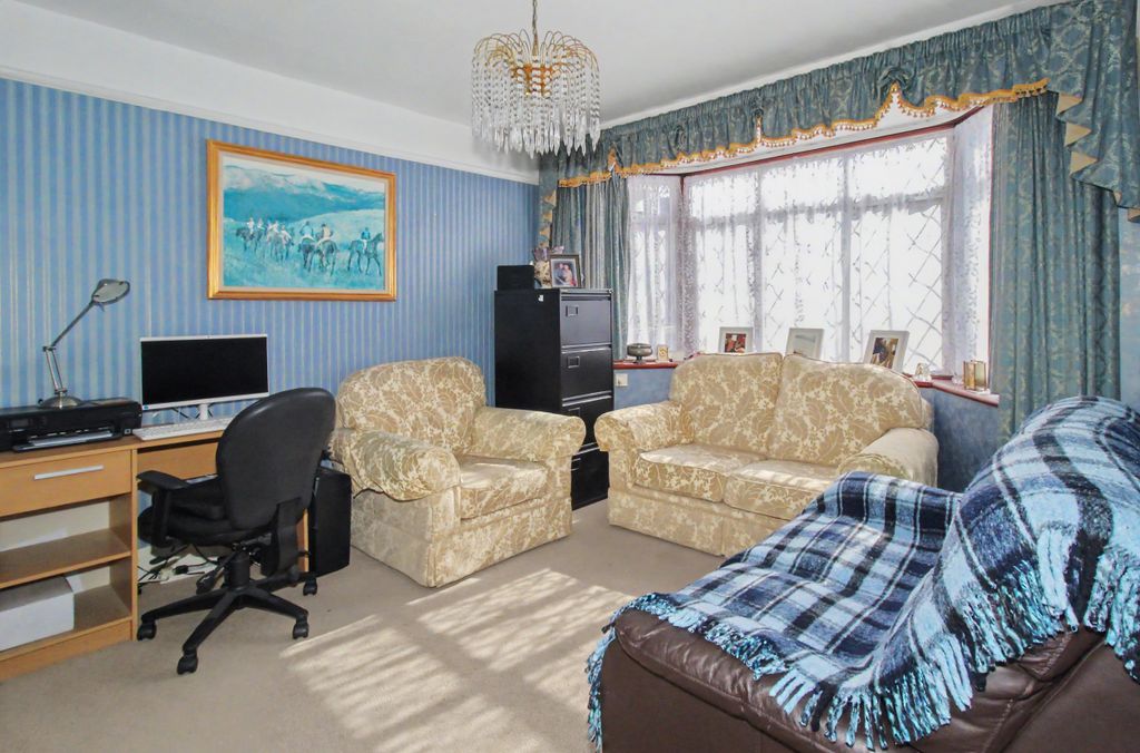 Property photo 3 of 12