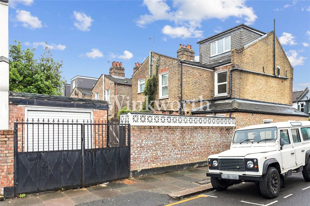 Property photo 2 of 19 Picture No. 25
