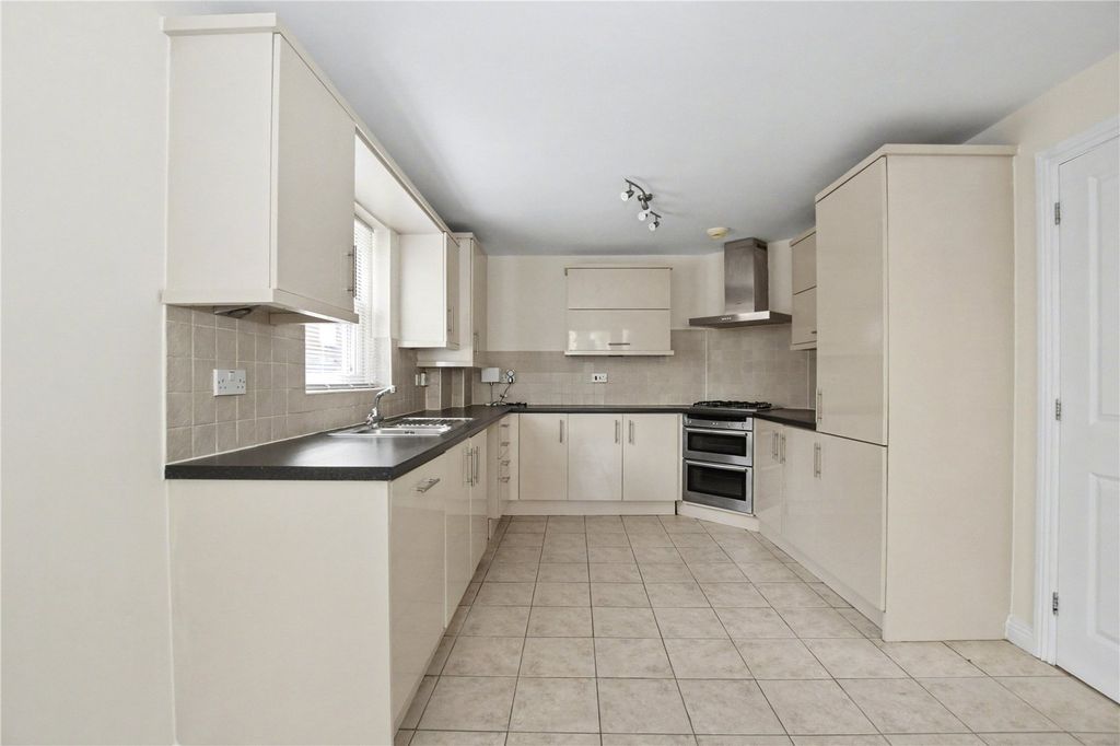 Property photo 2 of 15 Picture No. 21