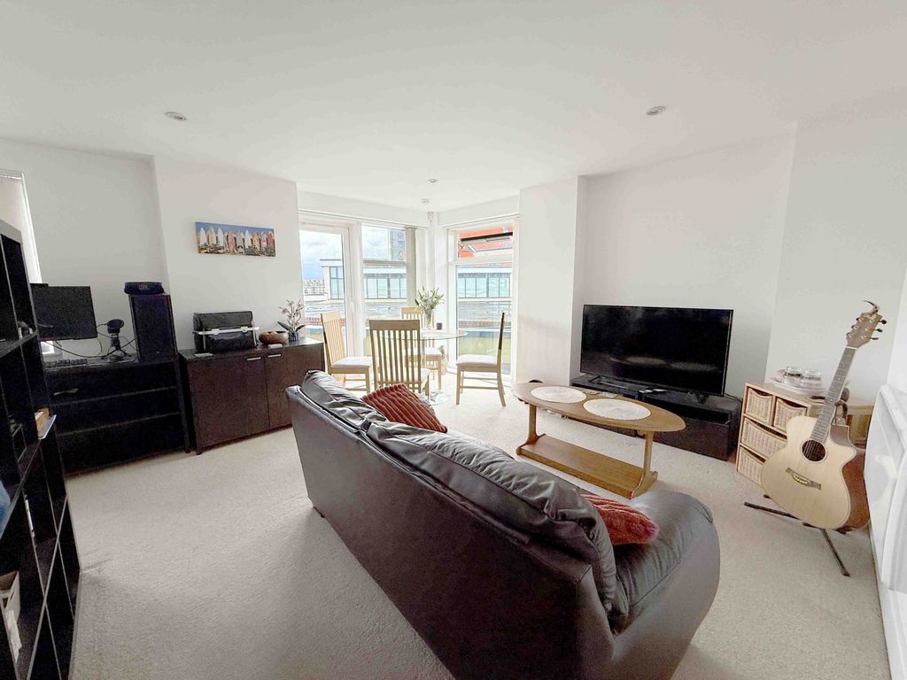 Property photo 3 of 12 Gallery