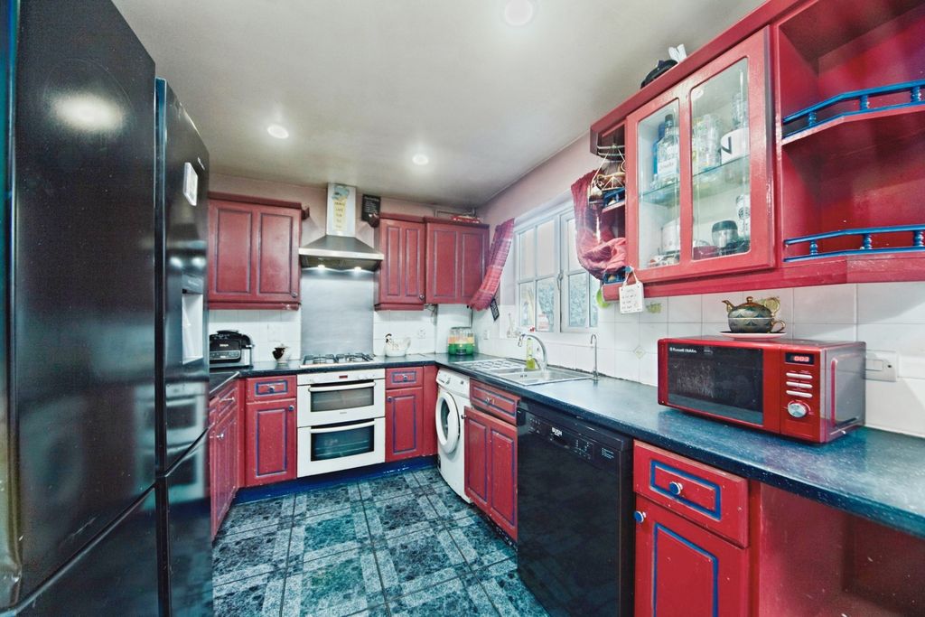 Property photo 3 of 21 Photo