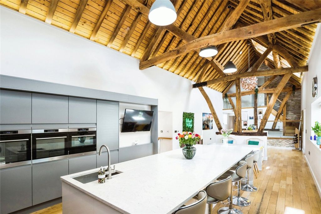 Property photo 2 of 33 Dining Kitchen