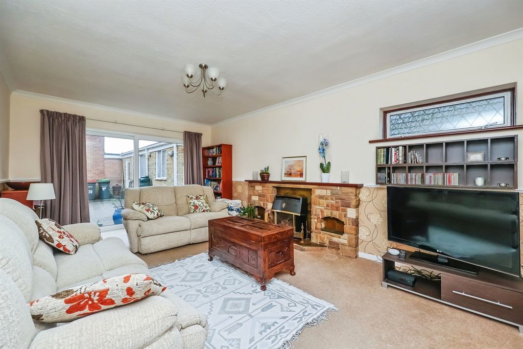 Property photo 2 of 19