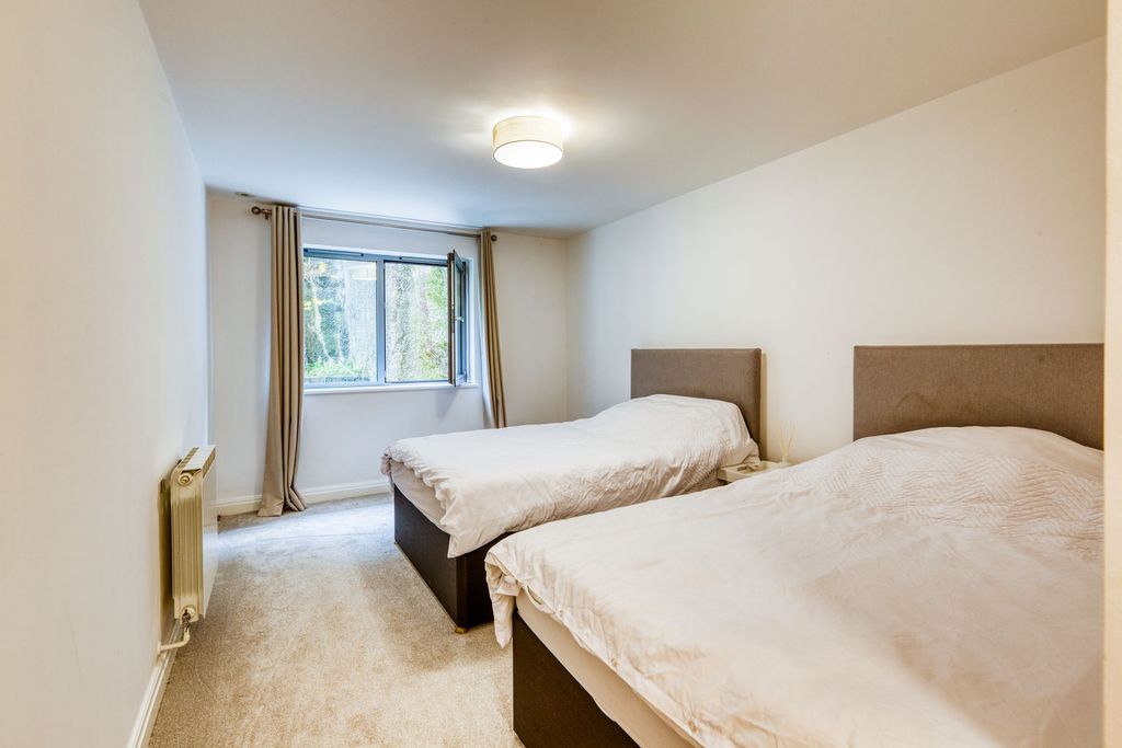 Additional image 13 of 3 bed flat for sale9 West Park Apartments, St Helier JE2