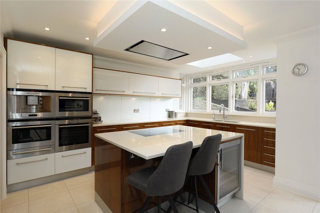 Property photo 3 of 13 Kitchen