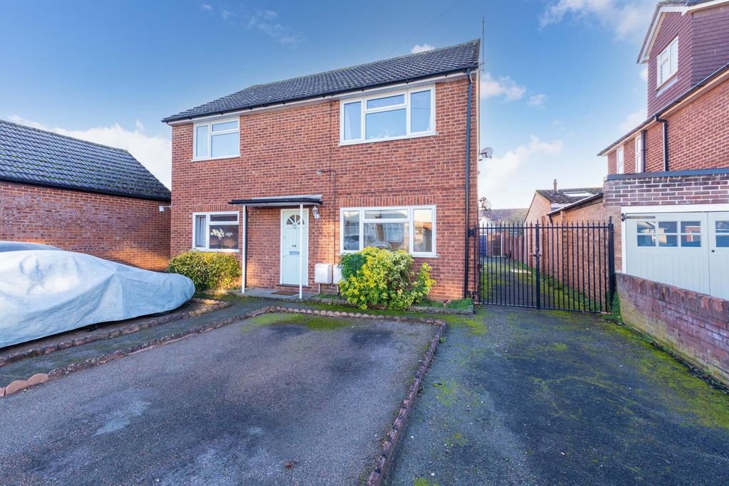 Property photo 1 of 16 Front (Exterior)