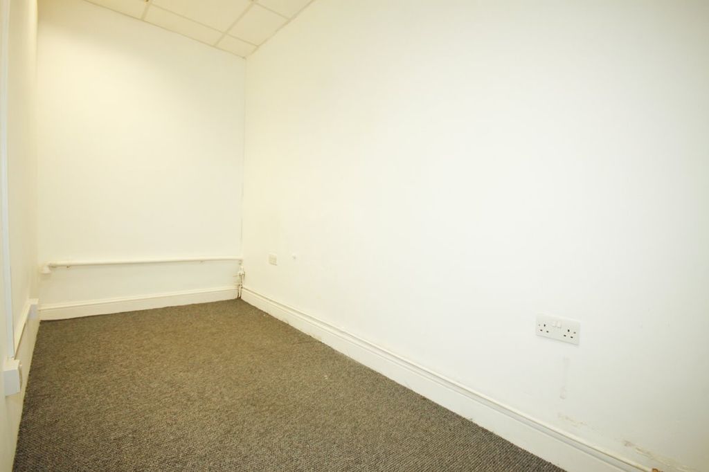 Property photo 3 of 7 0992E27F-Eb70-4234-9Bd9-111Ebd56Cde2.Jpg