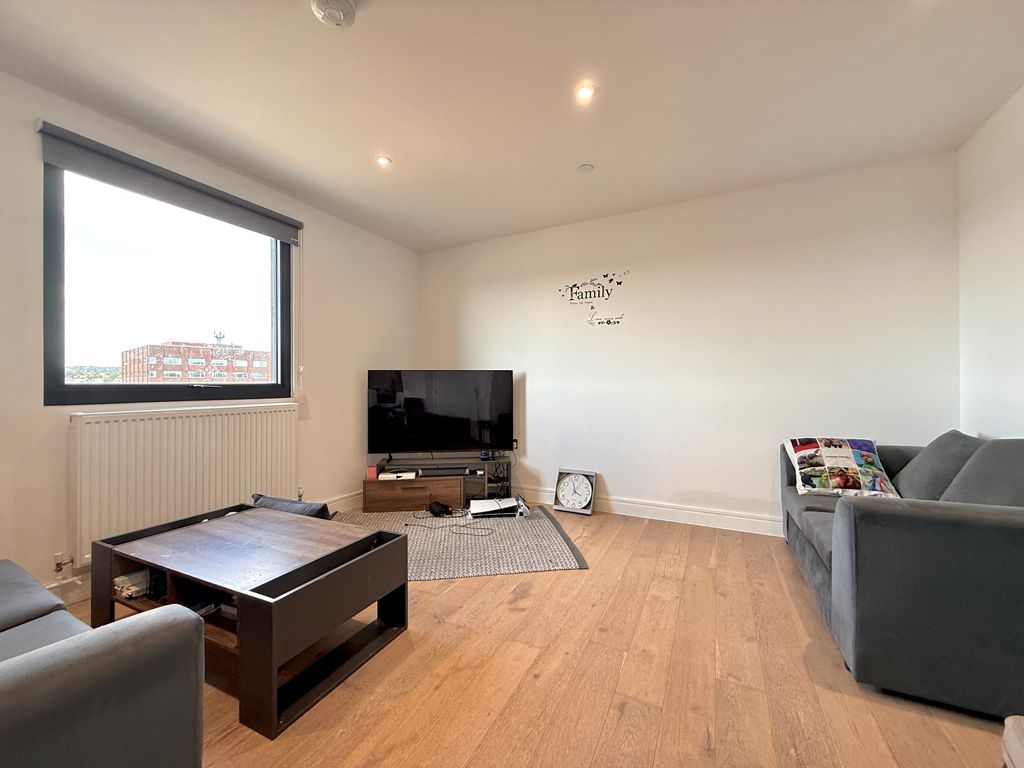 Property photo 2 of 8