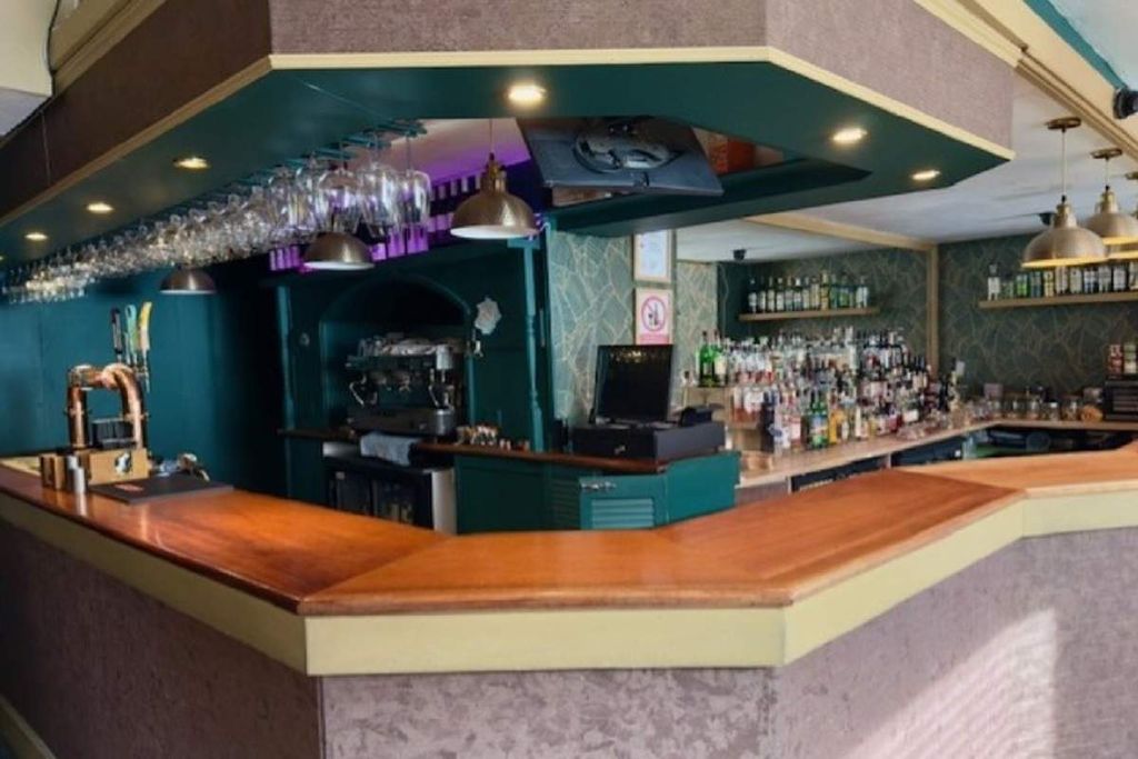 Property photo 2 of 7