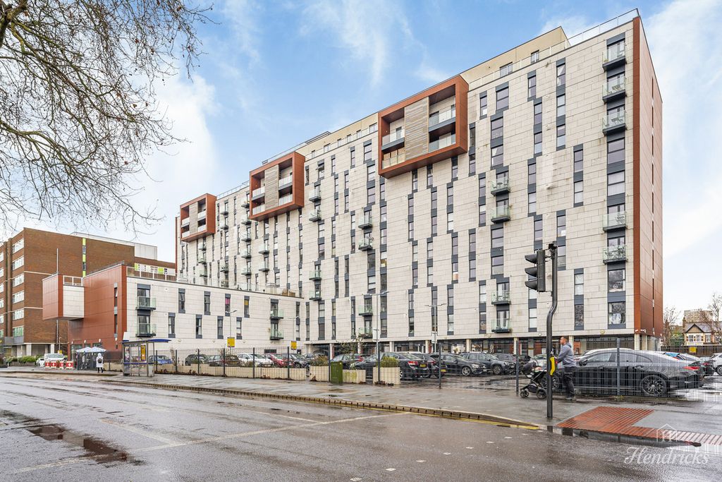 Property photo 1 of 29