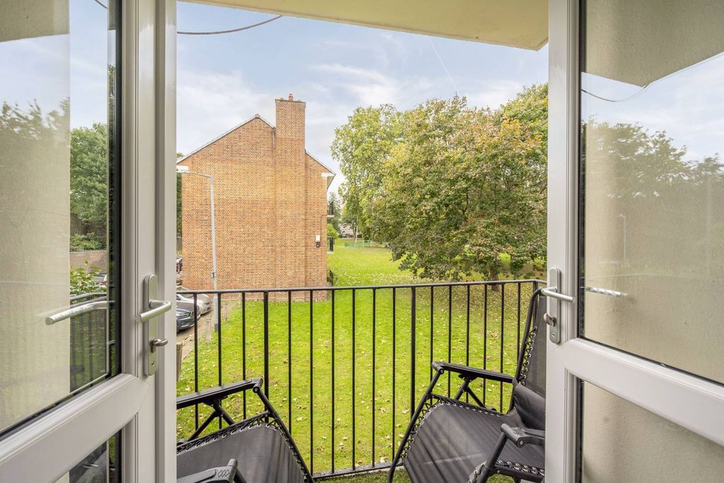 Property photo 3 of 12