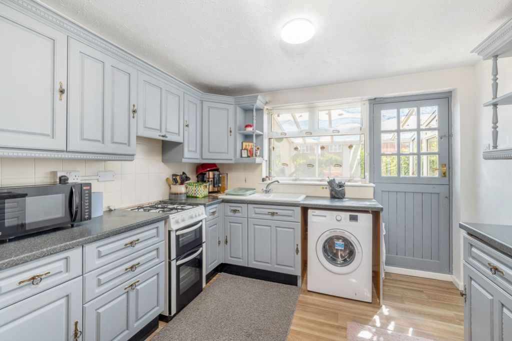 Property photo 2 of 21 172 Queens Road (Spalding)-14