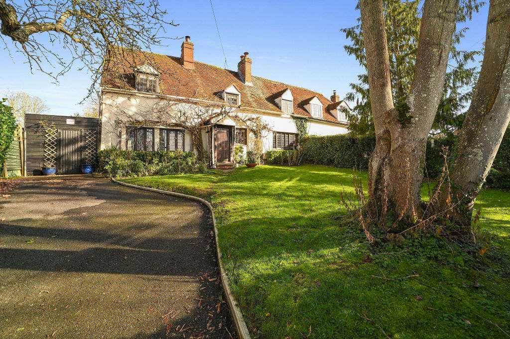 Property photo 1 of 40 Colnepark-Frontshot1