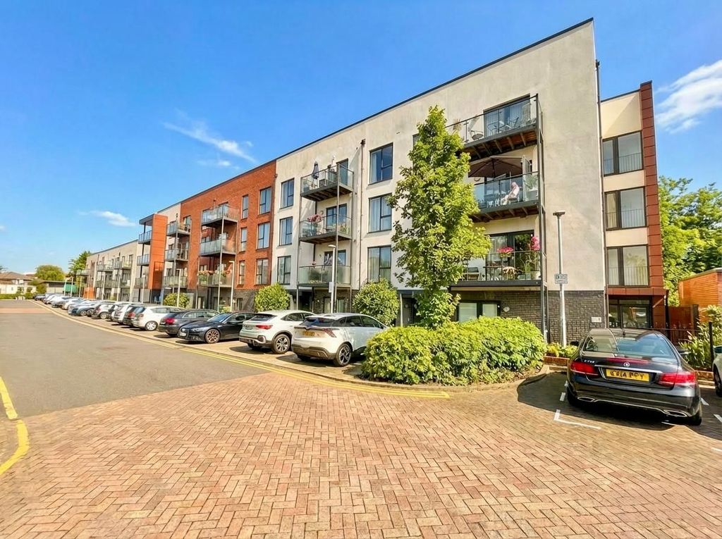 Property photo 1 of 8