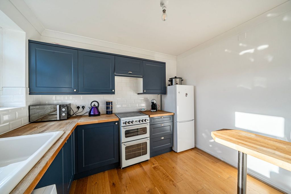 Property photo 2 of 14 Kitchen