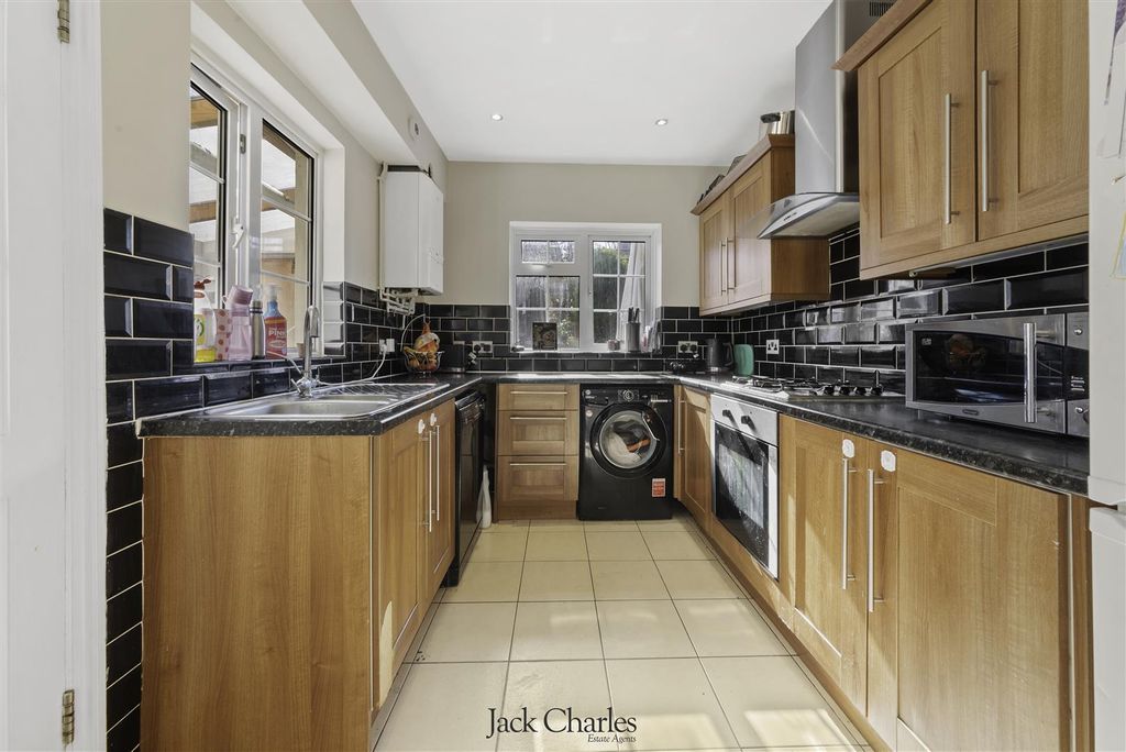 Property photo 3 of 21